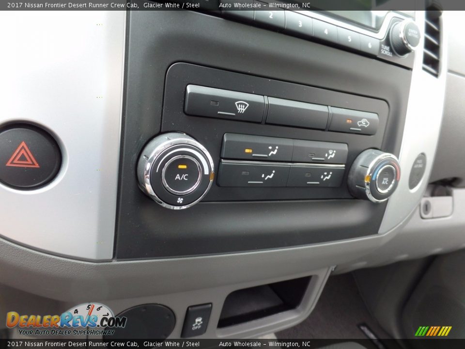 Controls of 2017 Nissan Frontier Desert Runner Crew Cab Photo #18