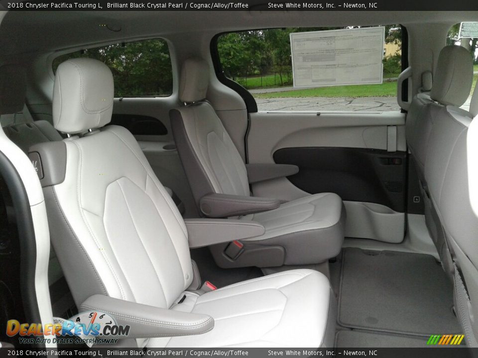 Rear Seat of 2018 Chrysler Pacifica Touring L Photo #16