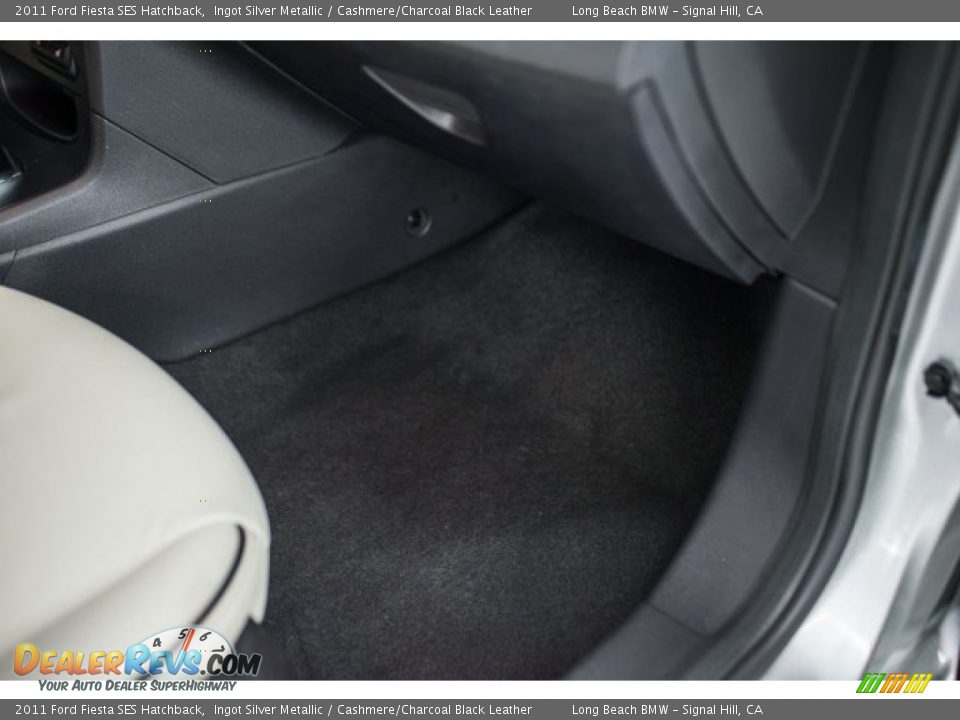 2011 Ford Fiesta SES Hatchback Ingot Silver Metallic / Cashmere/Charcoal Black Leather Photo #20