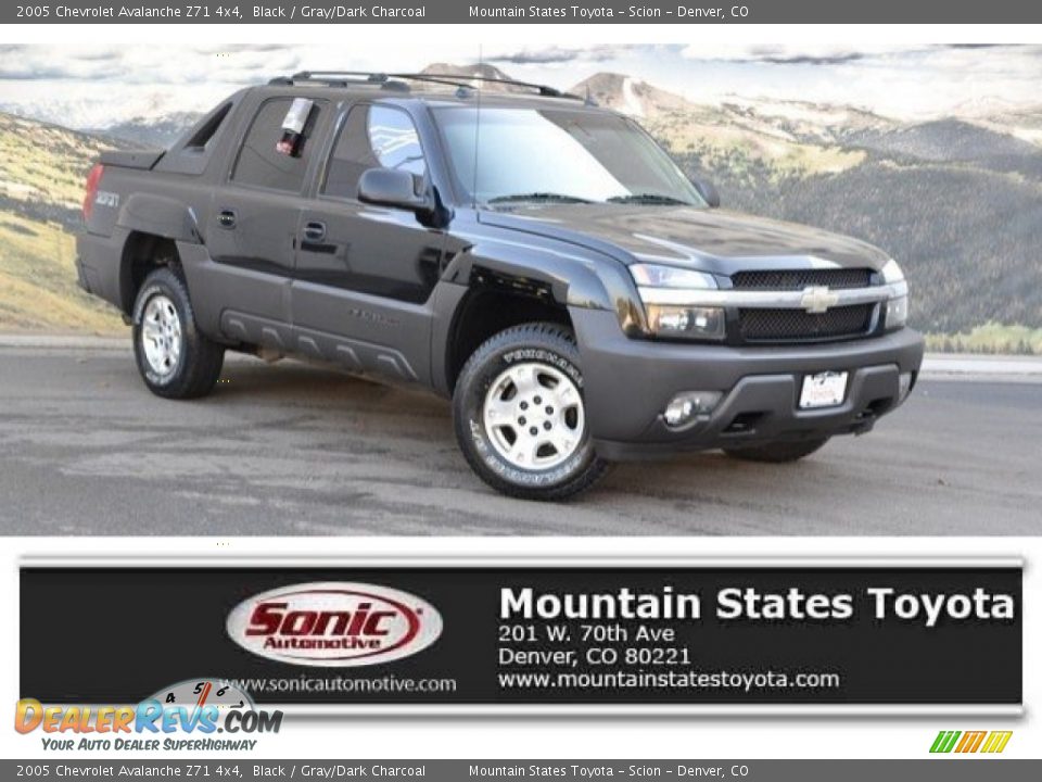 2005 Chevrolet Avalanche Z71 4x4 Black / Gray/Dark Charcoal Photo #1