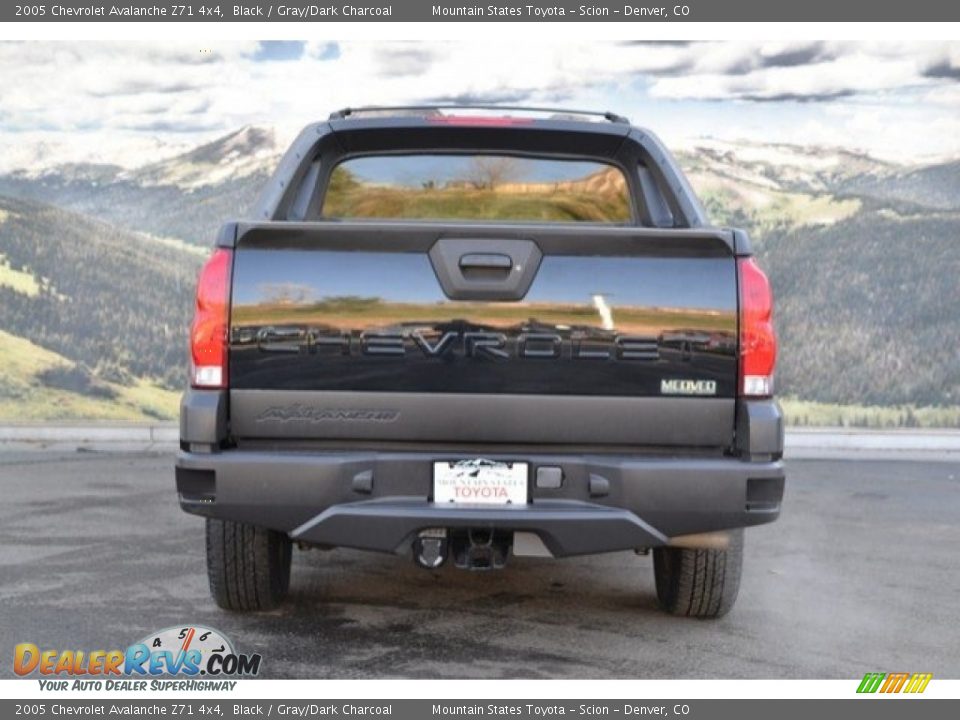 2005 Chevrolet Avalanche Z71 4x4 Black / Gray/Dark Charcoal Photo #9