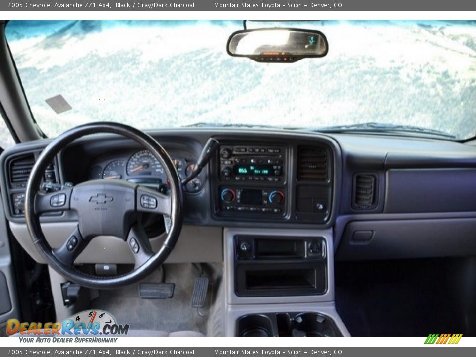 2005 Chevrolet Avalanche Z71 4x4 Black / Gray/Dark Charcoal Photo #13