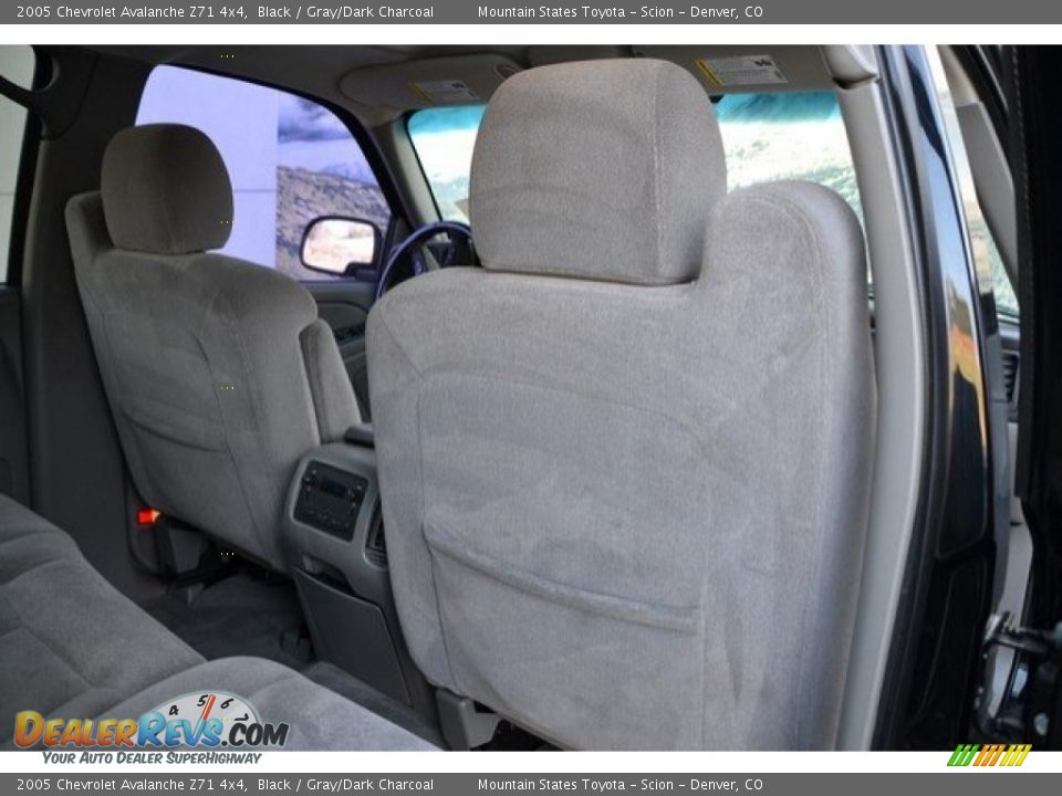 2005 Chevrolet Avalanche Z71 4x4 Black / Gray/Dark Charcoal Photo #22