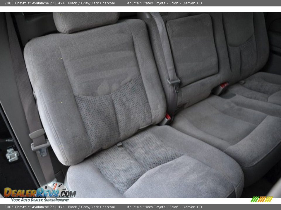 2005 Chevrolet Avalanche Z71 4x4 Black / Gray/Dark Charcoal Photo #24