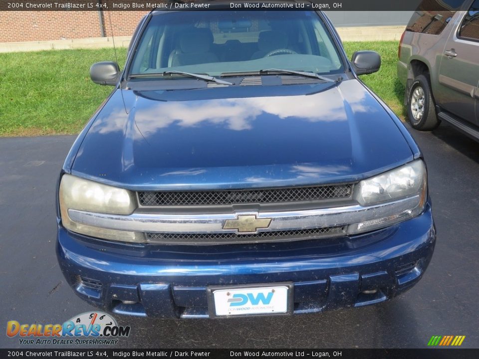 2004 Chevrolet TrailBlazer LS 4x4 Indigo Blue Metallic / Dark Pewter Photo #2