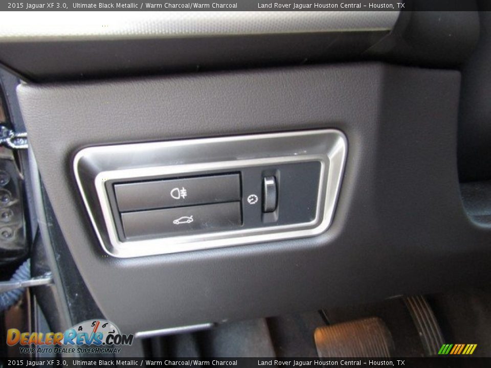 2015 Jaguar XF 3.0 Ultimate Black Metallic / Warm Charcoal/Warm Charcoal Photo #26