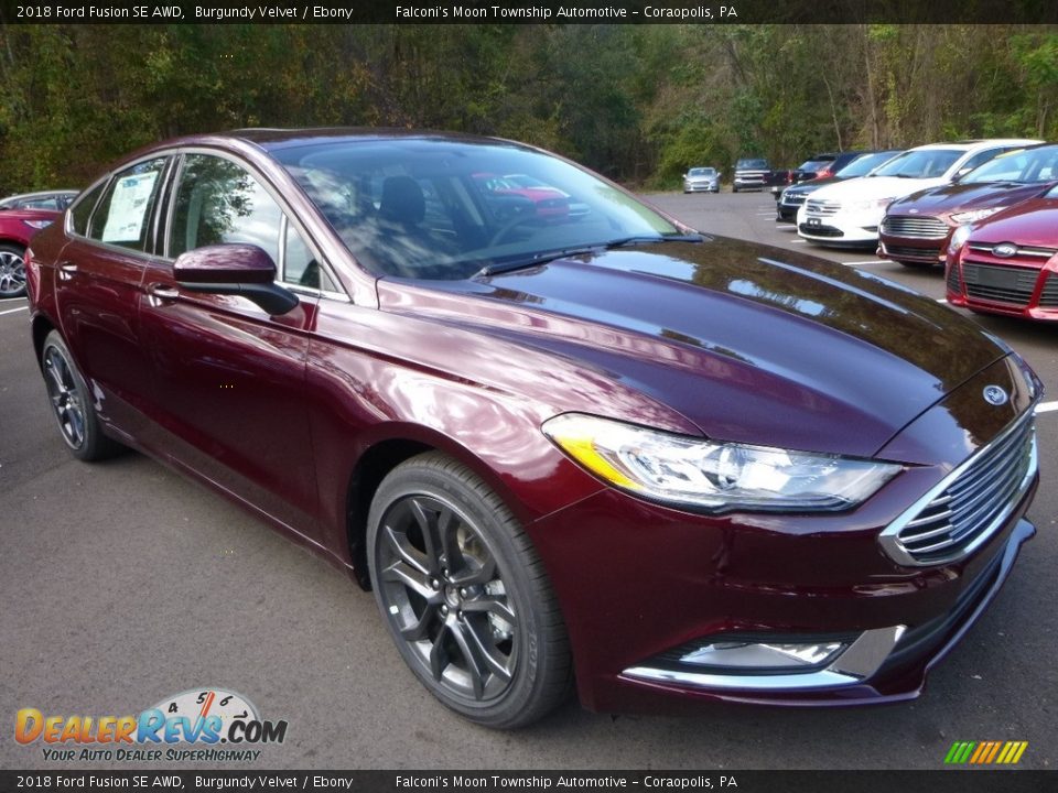 Front 3/4 View of 2018 Ford Fusion SE AWD Photo #2