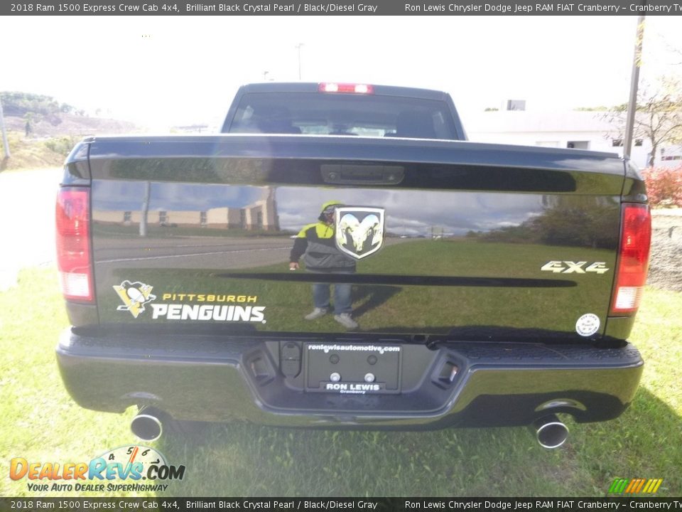 2018 Ram 1500 Express Crew Cab 4x4 Brilliant Black Crystal Pearl / Black/Diesel Gray Photo #4