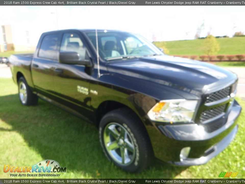 2018 Ram 1500 Express Crew Cab 4x4 Brilliant Black Crystal Pearl / Black/Diesel Gray Photo #11