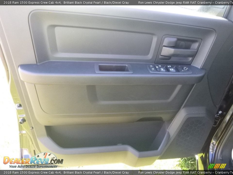 2018 Ram 1500 Express Crew Cab 4x4 Brilliant Black Crystal Pearl / Black/Diesel Gray Photo #14