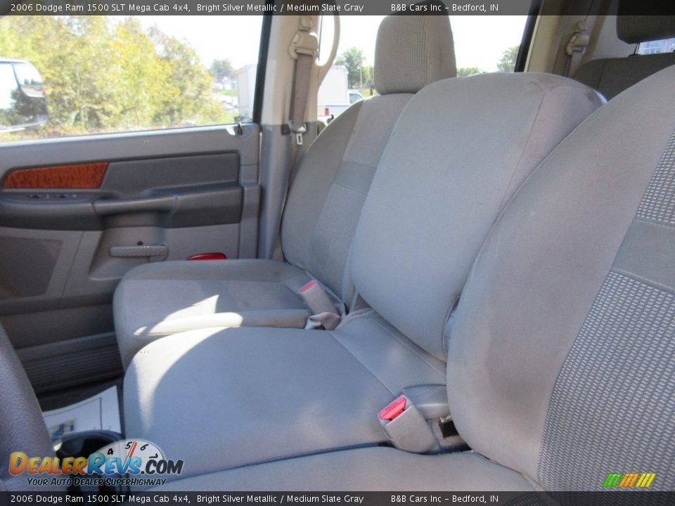 2006 Dodge Ram 1500 SLT Mega Cab 4x4 Bright Silver Metallic / Medium Slate Gray Photo #30