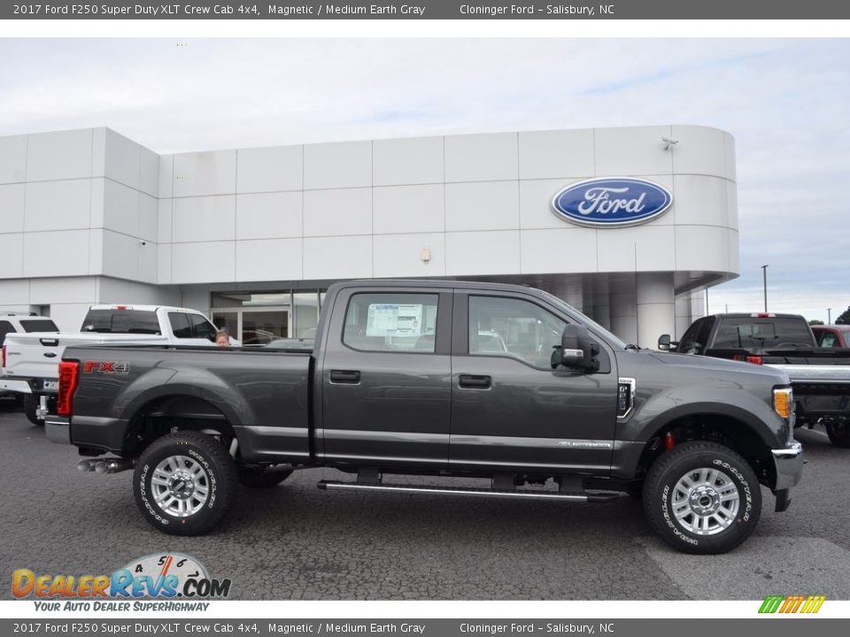 2017 Ford F250 Super Duty XLT Crew Cab 4x4 Magnetic / Medium Earth Gray Photo #2
