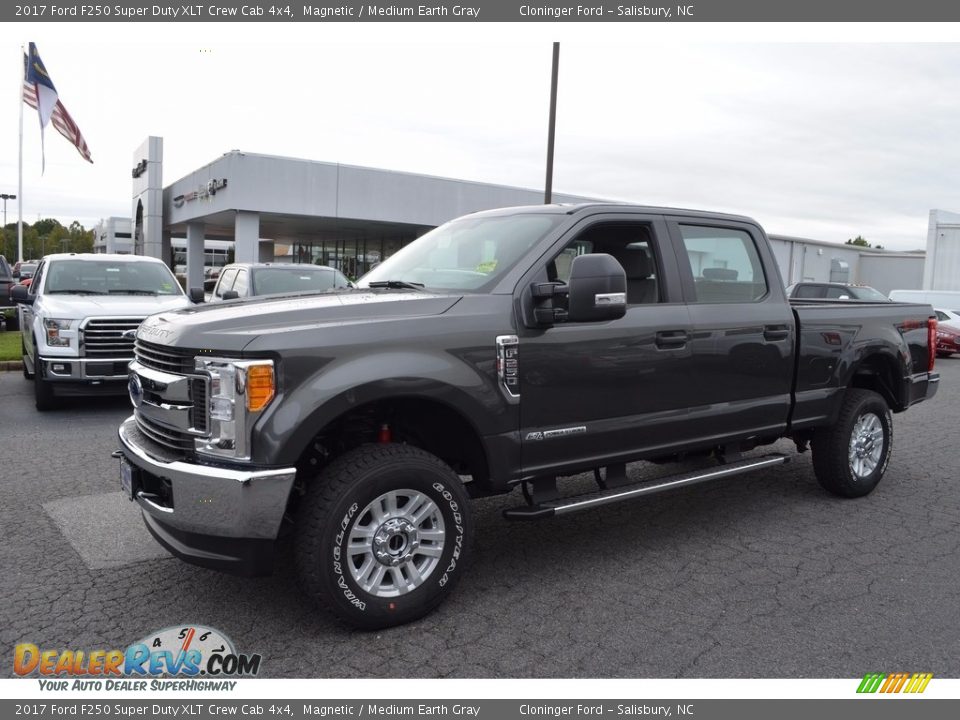2017 Ford F250 Super Duty XLT Crew Cab 4x4 Magnetic / Medium Earth Gray Photo #3