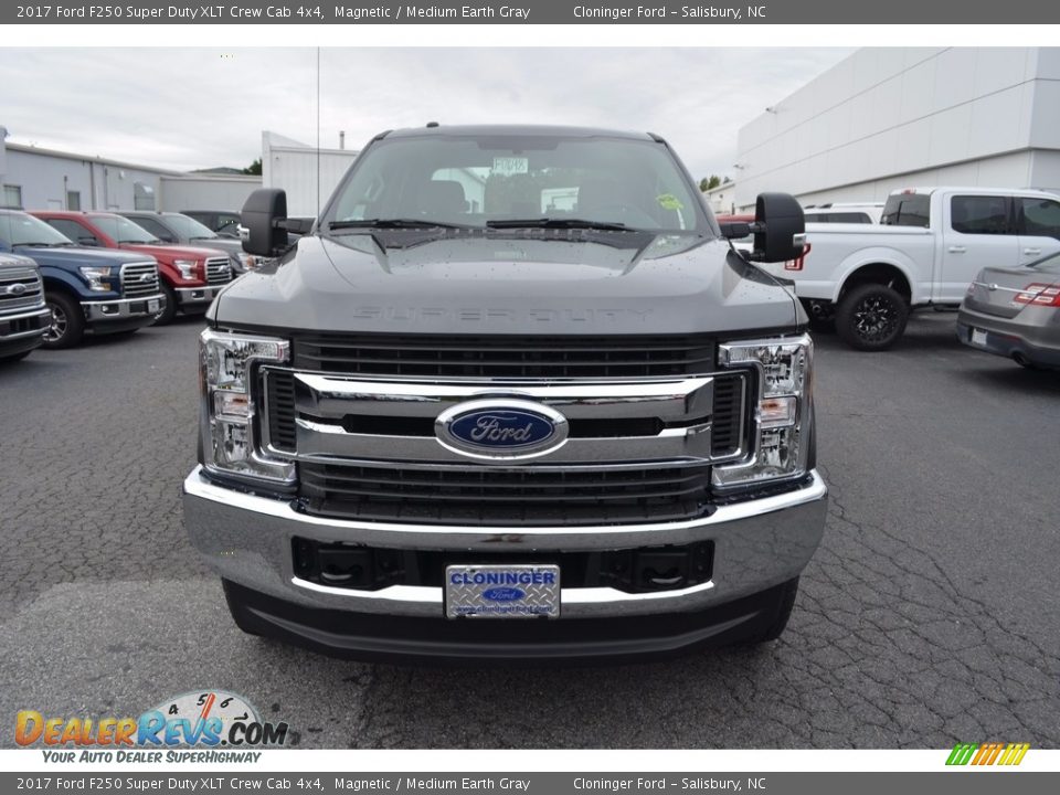 2017 Ford F250 Super Duty XLT Crew Cab 4x4 Magnetic / Medium Earth Gray Photo #4