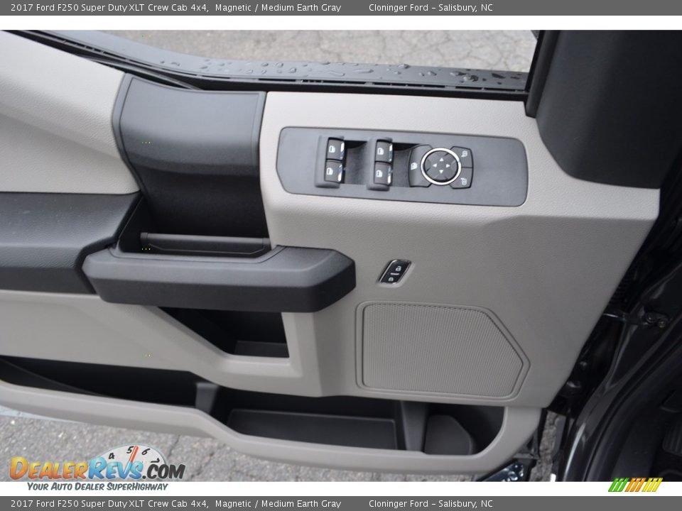 2017 Ford F250 Super Duty XLT Crew Cab 4x4 Magnetic / Medium Earth Gray Photo #7