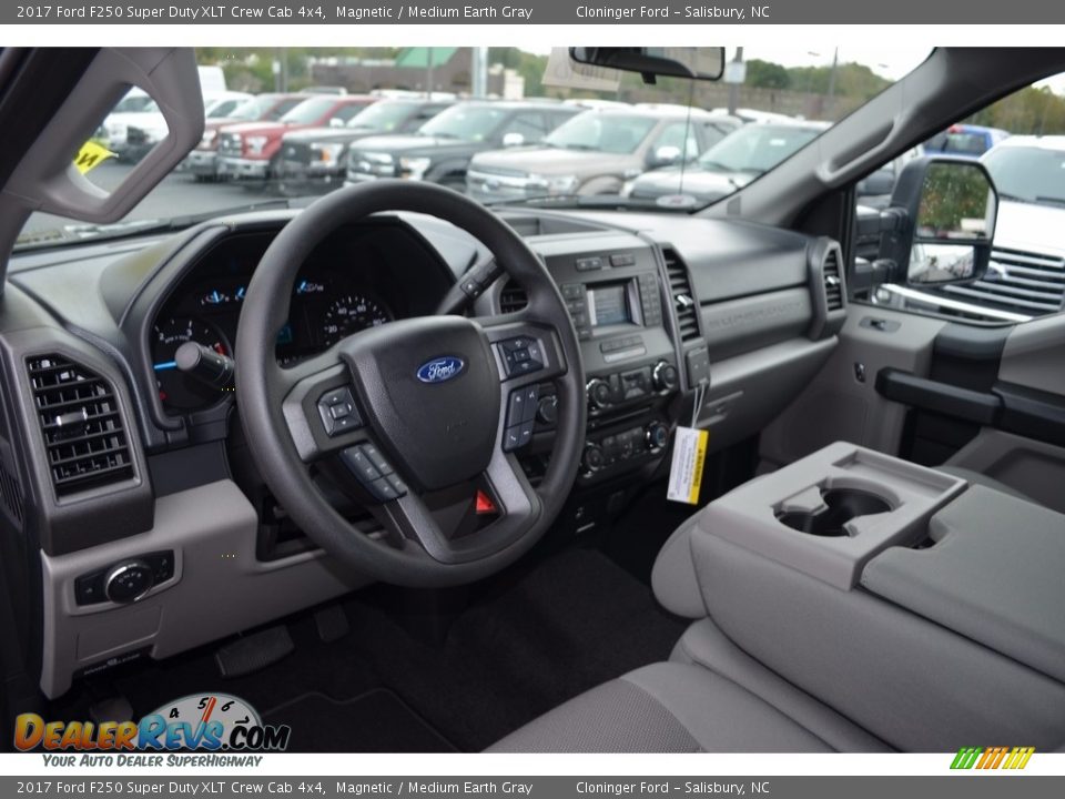 2017 Ford F250 Super Duty XLT Crew Cab 4x4 Magnetic / Medium Earth Gray Photo #9