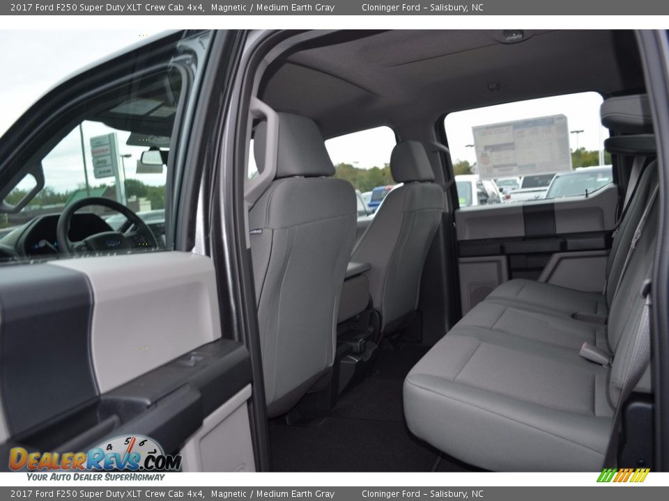 2017 Ford F250 Super Duty XLT Crew Cab 4x4 Magnetic / Medium Earth Gray Photo #10
