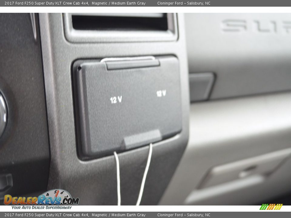 2017 Ford F250 Super Duty XLT Crew Cab 4x4 Magnetic / Medium Earth Gray Photo #14