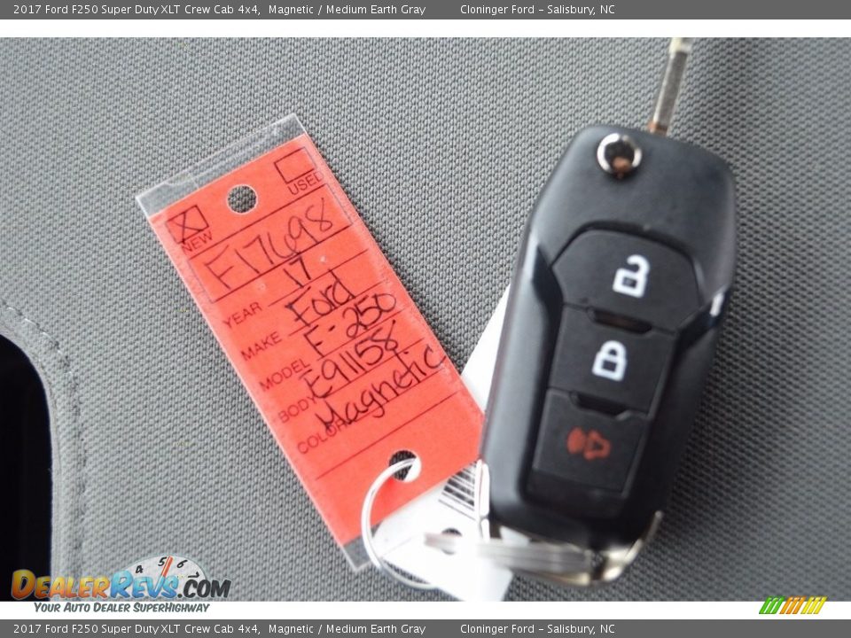 2017 Ford F250 Super Duty XLT Crew Cab 4x4 Magnetic / Medium Earth Gray Photo #17