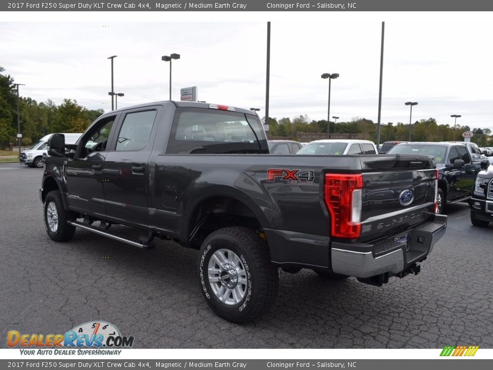 2017 Ford F250 Super Duty XLT Crew Cab 4x4 Magnetic / Medium Earth Gray Photo #18