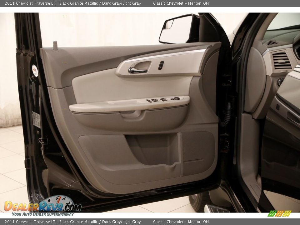 2011 Chevrolet Traverse LT Black Granite Metallic / Dark Gray/Light Gray Photo #4