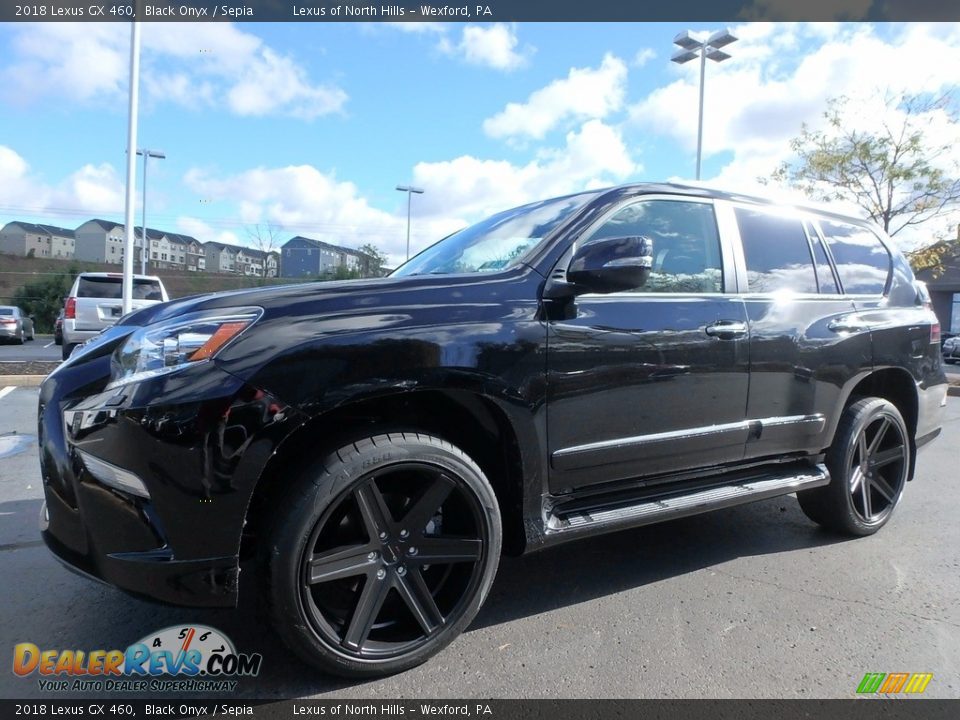 Front 3/4 View of 2018 Lexus GX 460 Photo #4