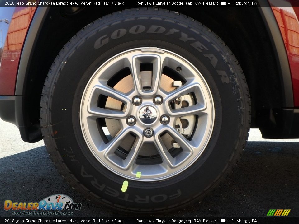 2018 Jeep Grand Cherokee Laredo 4x4 Velvet Red Pearl / Black Photo #9