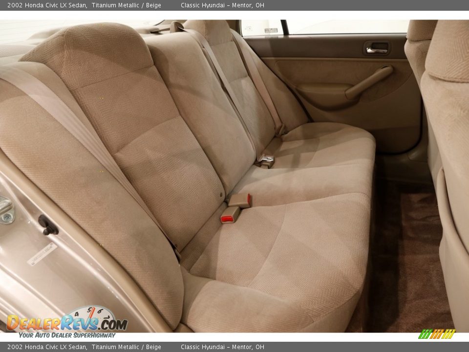 2002 Honda Civic LX Sedan Titanium Metallic / Beige Photo #13