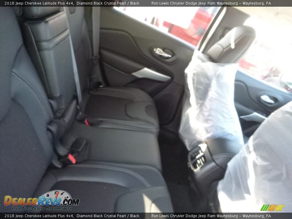 2018 Jeep Cherokee Latitude Plus 4x4 Diamond Black Crystal Pearl / Black Photo #9