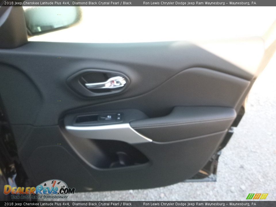 2018 Jeep Cherokee Latitude Plus 4x4 Diamond Black Crystal Pearl / Black Photo #12