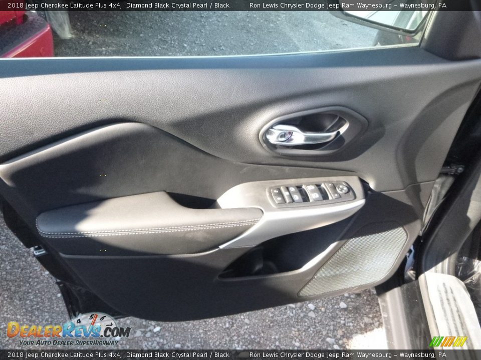 2018 Jeep Cherokee Latitude Plus 4x4 Diamond Black Crystal Pearl / Black Photo #14
