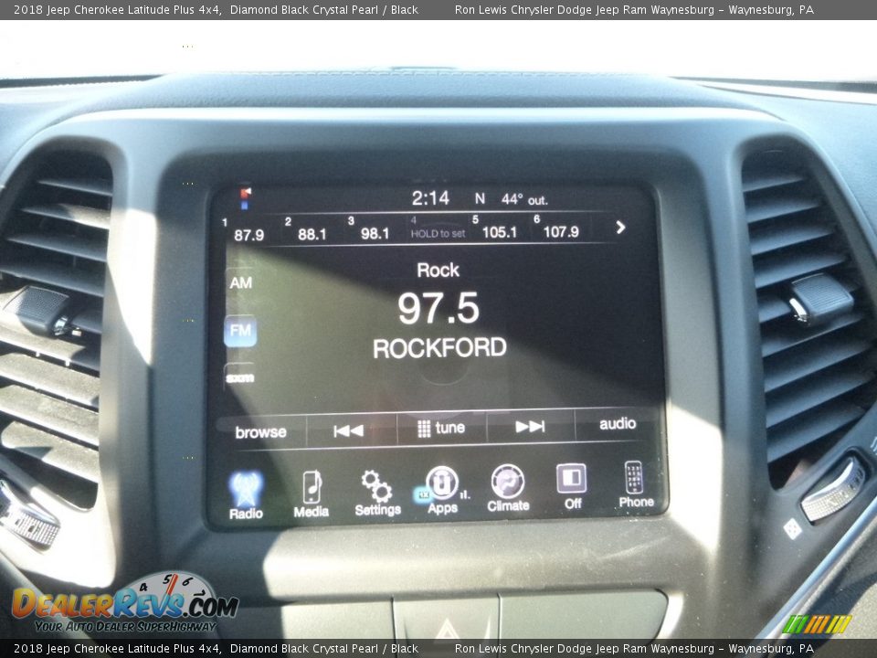 2018 Jeep Cherokee Latitude Plus 4x4 Diamond Black Crystal Pearl / Black Photo #16