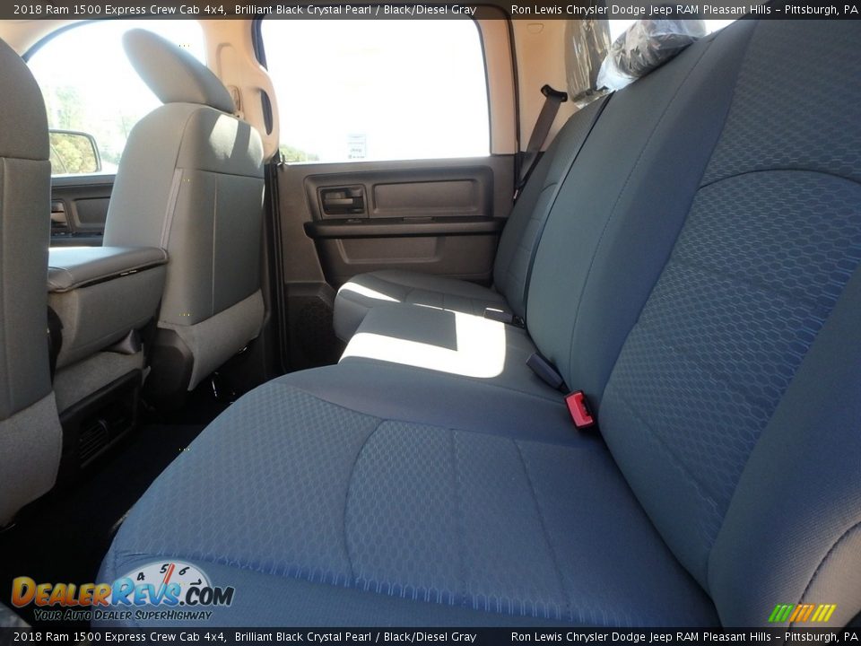 2018 Ram 1500 Express Crew Cab 4x4 Brilliant Black Crystal Pearl / Black/Diesel Gray Photo #11