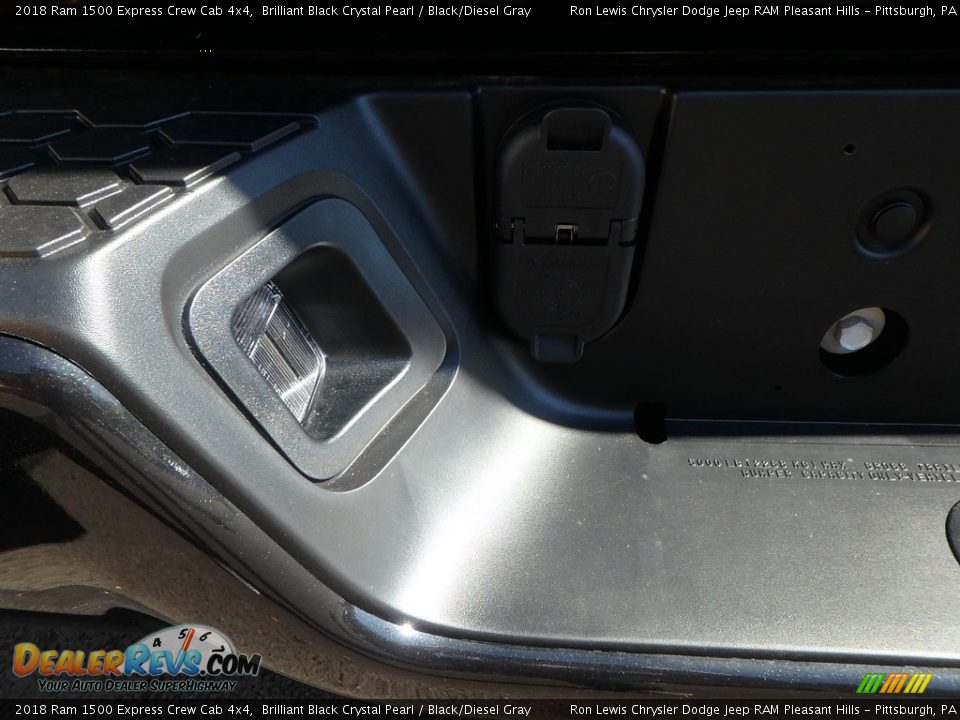 2018 Ram 1500 Express Crew Cab 4x4 Brilliant Black Crystal Pearl / Black/Diesel Gray Photo #20