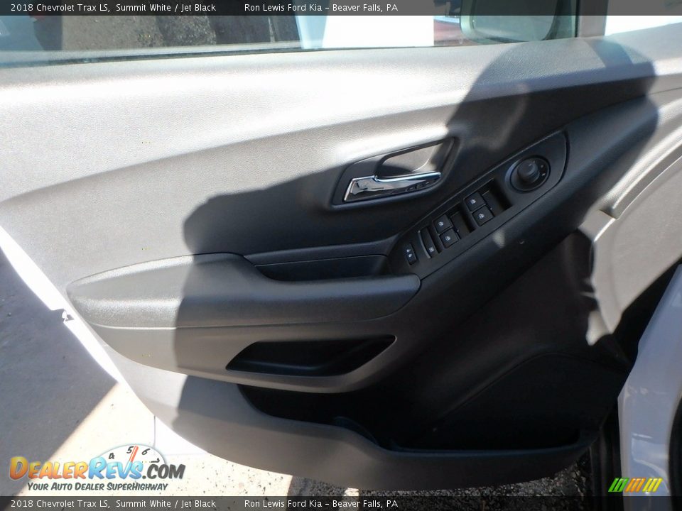 2018 Chevrolet Trax LS Summit White / Jet Black Photo #14