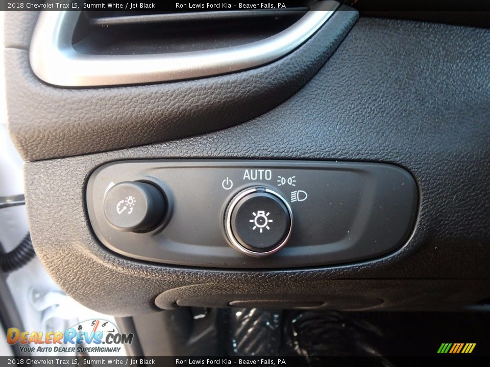 2018 Chevrolet Trax LS Summit White / Jet Black Photo #18