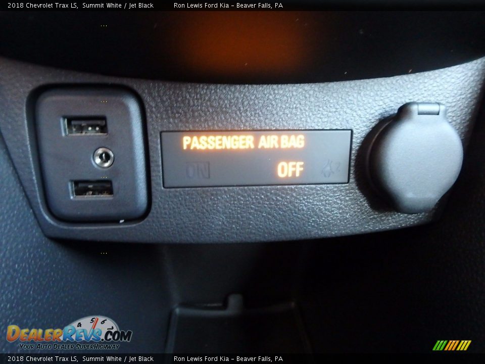 2018 Chevrolet Trax LS Summit White / Jet Black Photo #19