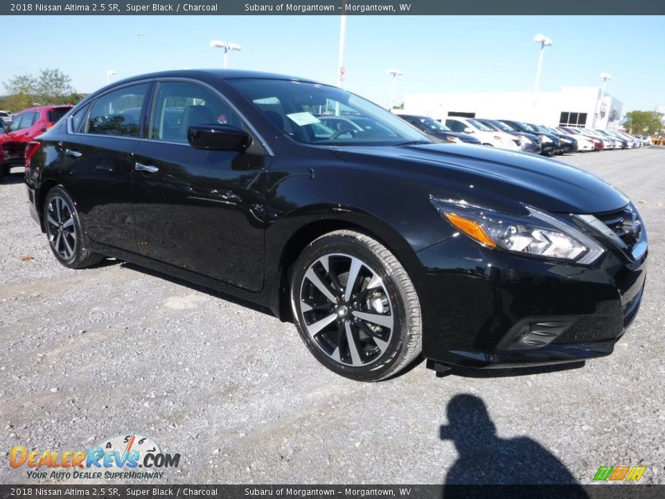 Front 3/4 View of 2018 Nissan Altima 2.5 SR Photo #1
