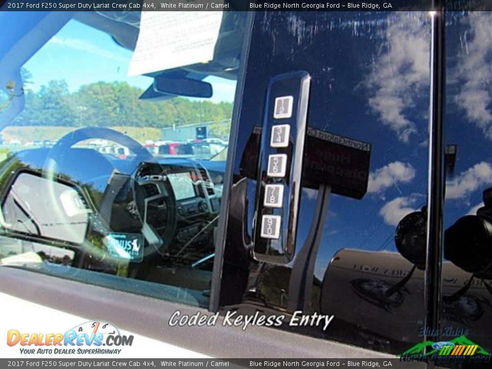 2017 Ford F250 Super Duty Lariat Crew Cab 4x4 White Platinum / Camel Photo #28
