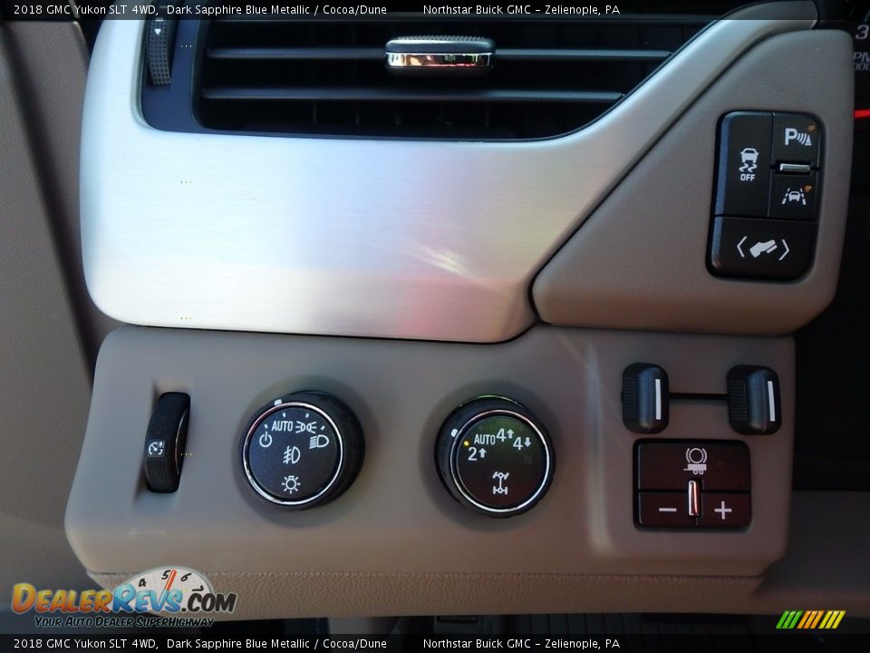 Controls of 2018 GMC Yukon SLT 4WD Photo #16