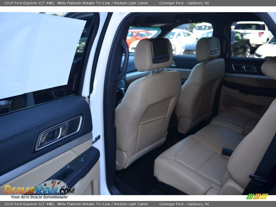 2016 Ford Explorer XLT 4WD White Platinum Metallic Tri-Coat / Medium Light Camel Photo #11