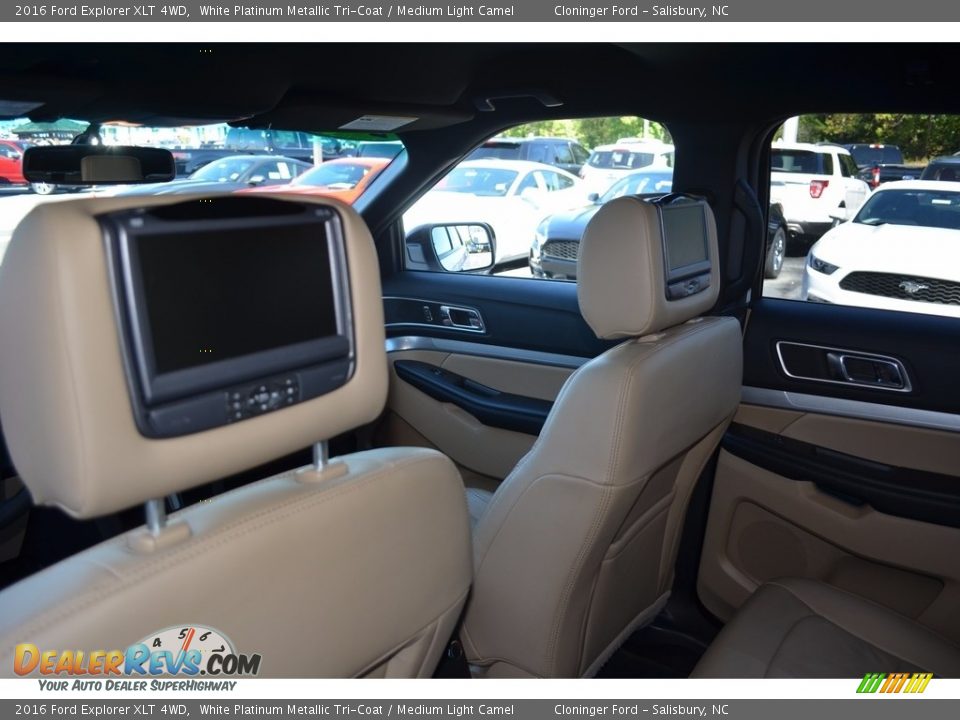 2016 Ford Explorer XLT 4WD White Platinum Metallic Tri-Coat / Medium Light Camel Photo #12