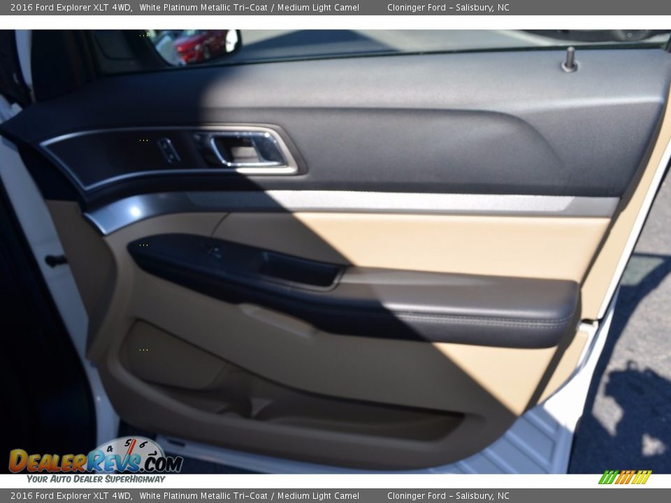 2016 Ford Explorer XLT 4WD White Platinum Metallic Tri-Coat / Medium Light Camel Photo #15