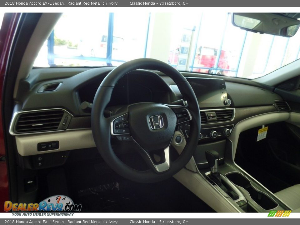 2018 Honda Accord EX-L Sedan Radiant Red Metallic / Ivory Photo #11