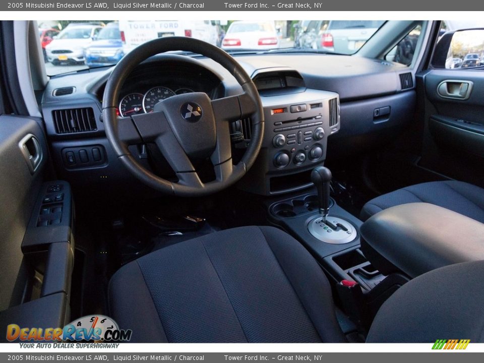 2005 Mitsubishi Endeavor LS AWD Liquid Silver Metallic / Charcoal Photo #12