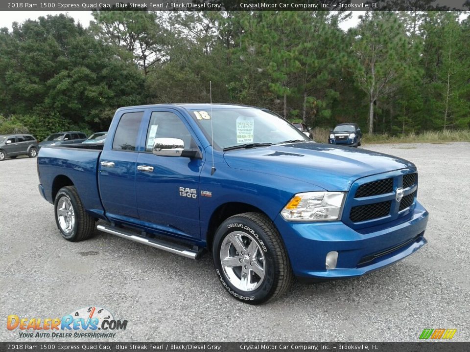 Front 3/4 View of 2018 Ram 1500 Express Quad Cab Photo #7