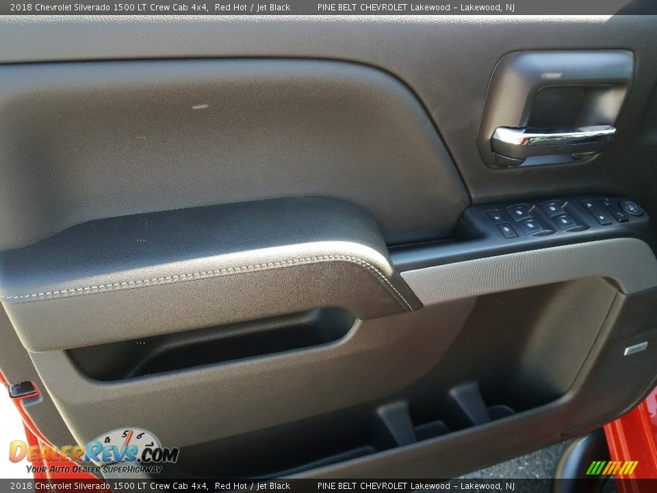 2018 Chevrolet Silverado 1500 LT Crew Cab 4x4 Red Hot / Jet Black Photo #8