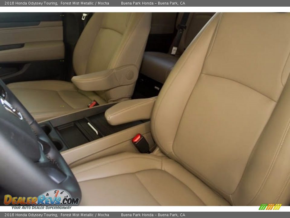 2018 Honda Odyssey Touring Forest Mist Metallic / Mocha Photo #9