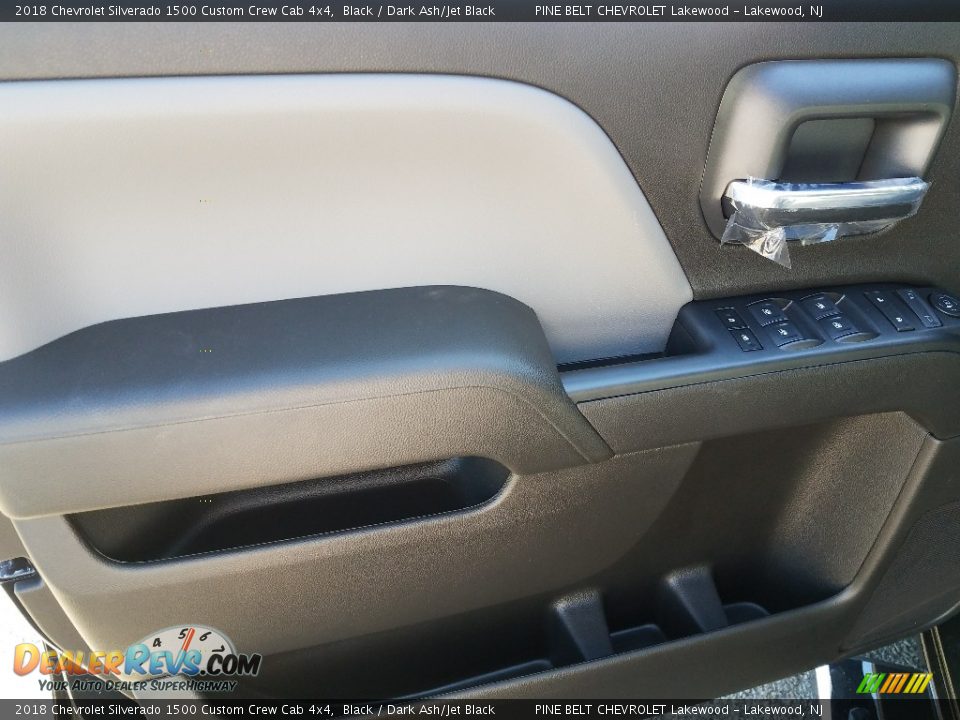 2018 Chevrolet Silverado 1500 Custom Crew Cab 4x4 Black / Dark Ash/Jet Black Photo #8