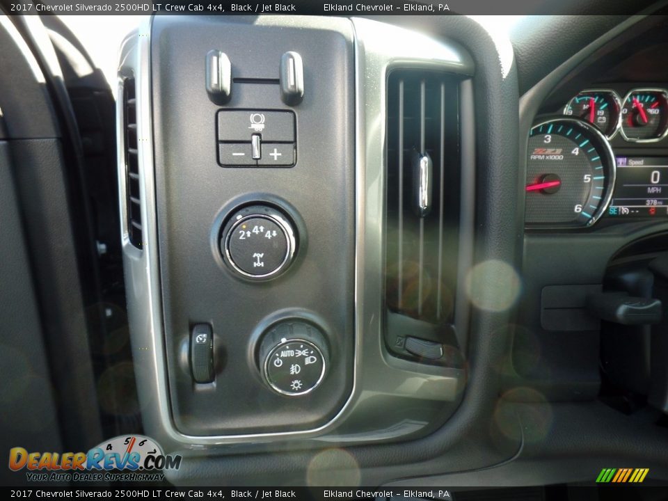 2017 Chevrolet Silverado 2500HD LT Crew Cab 4x4 Black / Jet Black Photo #26